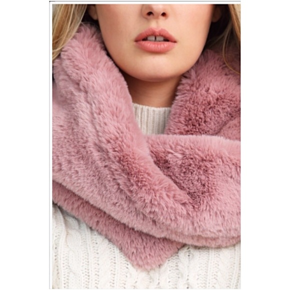 Super Soft Blush Fur Infinity Scarf Snood - Picture 4 of 4
